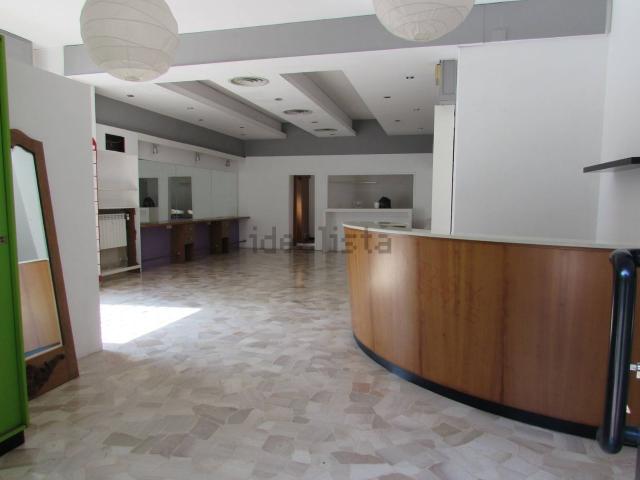 Locale Commerciale in vendita a Mestre-Carpenedo, Venezia