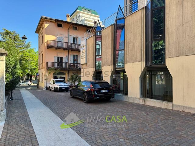 Locale Commerciale in vendita a Comunità della Vallagarina, Borgo Sacco