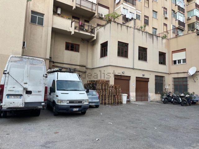 Locale Commerciale in vendita a IV Circoscrizione, Palermo