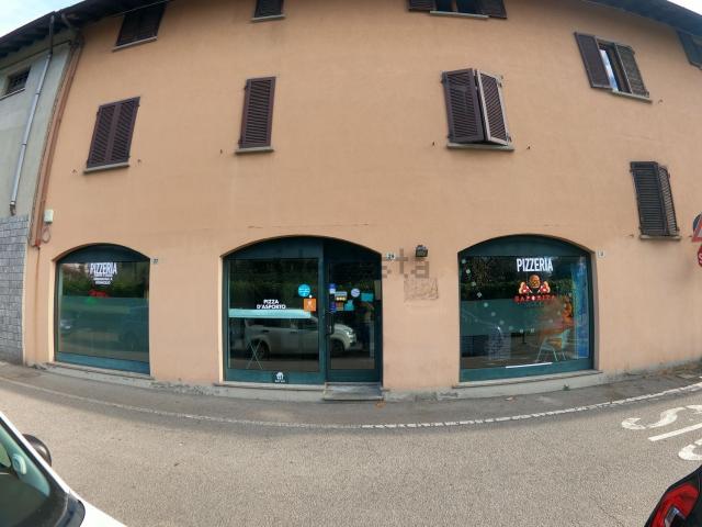 Locale Commerciale in vendita a Spirano, Lombardia