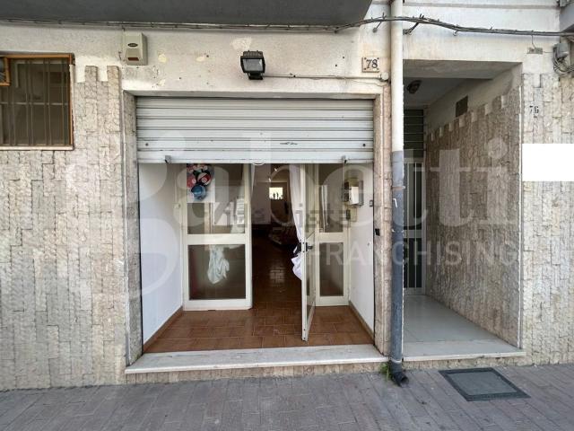 Locale Commerciale in vendita a Puglia, Barletta-andria-trani