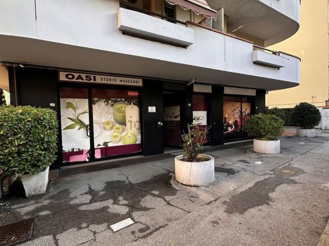 Locale Commerciale in vendita a Pignone, Firenze