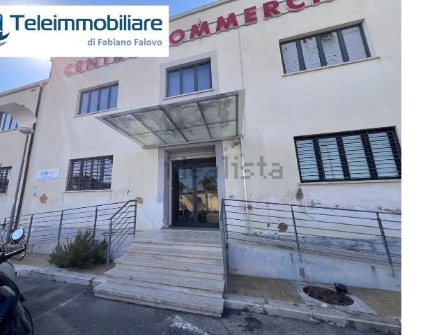 Locale Commerciale in vendita a Borgo Vodice, Sabaudia
