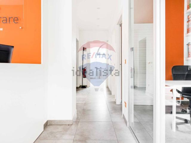 Locale Commerciale in vendita a Biumo Superiore, Varese