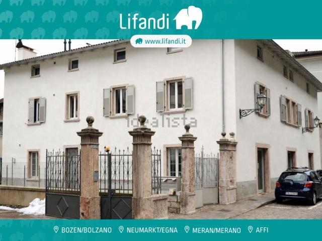 Locale Commerciale in vendita a Comunità Rotaliana-Königsberg, Mezzolombardo