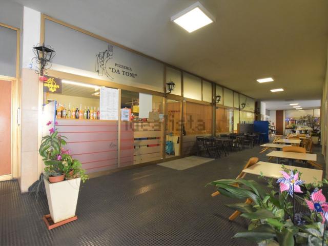 Locale Commerciale in vendita a Borgo Aquileia, Reana Del Roiale