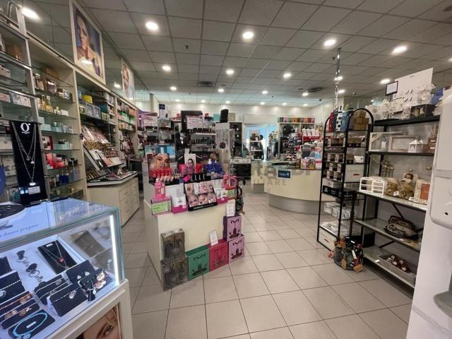 Locale Commerciale in vendita a Dorotina, Mozzo