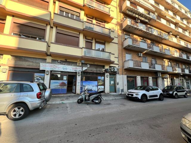 Locale Commerciale in vendita a Porta Nuova, Pescara