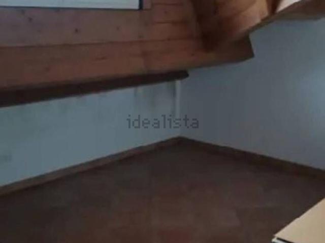 Locale Commerciale in vendita a Tirassegno, Marche