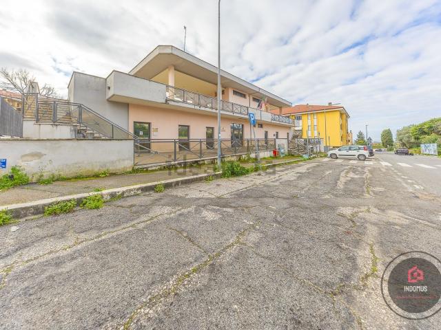 Locale Commerciale in vendita a Roma Capitale, Lazio