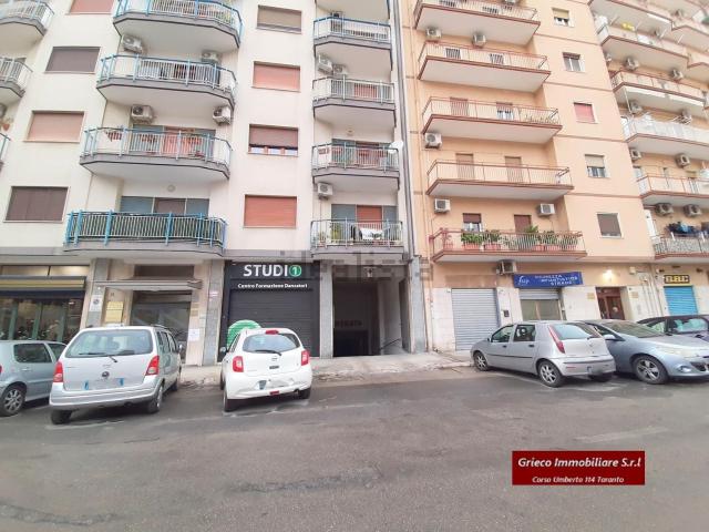 Locale Commerciale in vendita a Puglia, Taranto