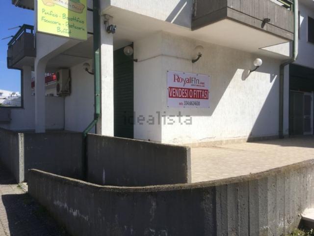 Locale Commerciale in vendita a Puglia, Taranto