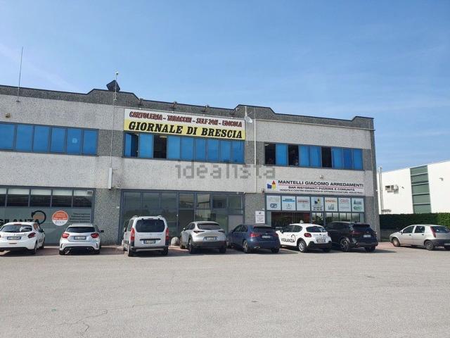 Locale Commerciale in vendita a San Paolo, Lombardia