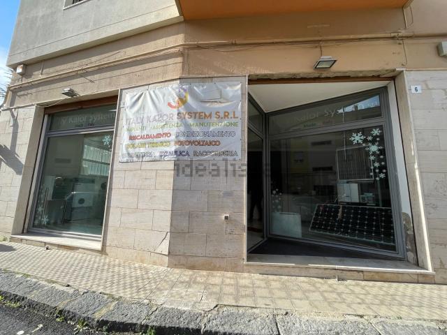 Locale Commerciale in vendita a Caltanissetta, Sicilia