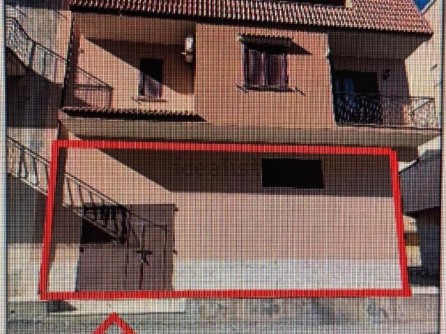 Locale Commerciale in vendita a Calabria, Crotone
