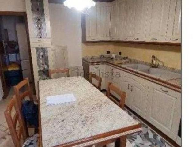 Locale Commerciale in vendita a Calabria, Crotone