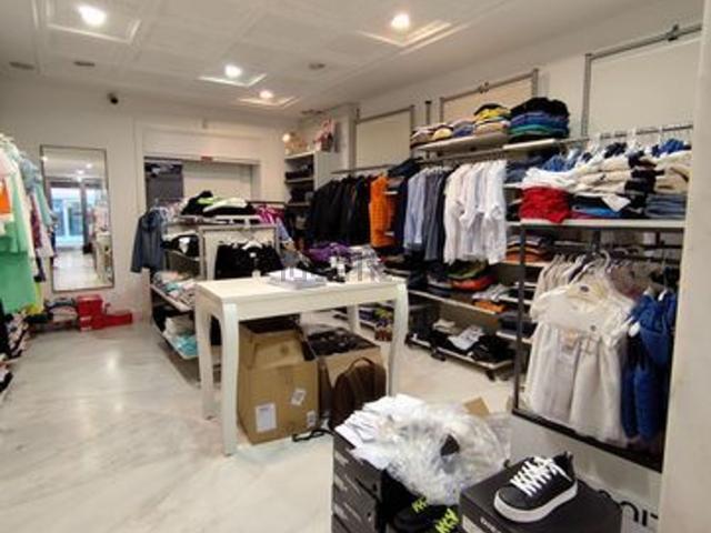 Locale Commerciale in vendita a Borgo Dolomiti, Adria