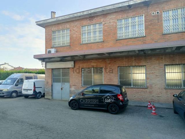 Locale Commerciale in vendita a Borgata Quaglia, Piemonte