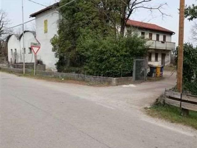 Locale Commerciale in vendita a Falzè, Trevignano