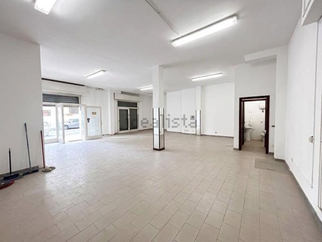 Locale Commerciale in vendita a Iglesias, Sardigna/Sardegna