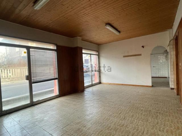 Locale Commerciale in vendita a Marche, Pesaro E Urbino