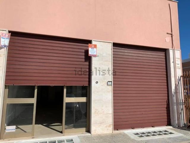 Locale Commerciale in vendita a Puglia, Bari