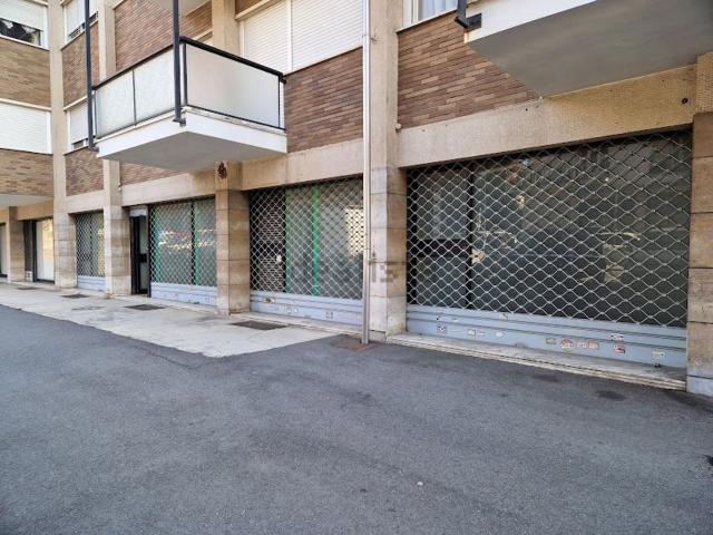 Locale Commerciale in vendita a Borghetto, Piemonte