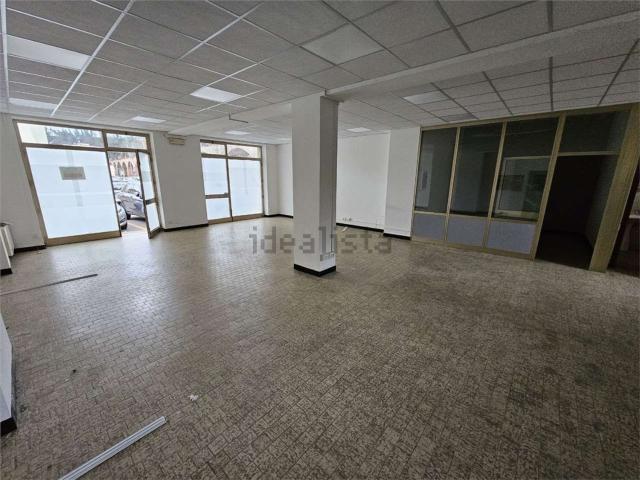 Locale Commerciale in vendita a Piemonte, Cuneo