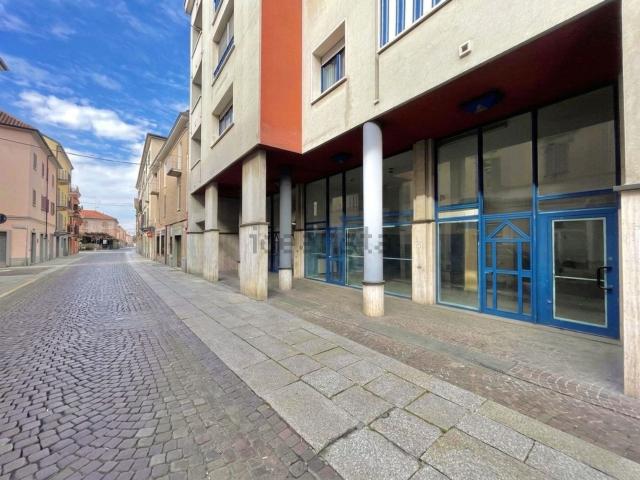 Locale Commerciale in vendita a Piemonte, Alessandria