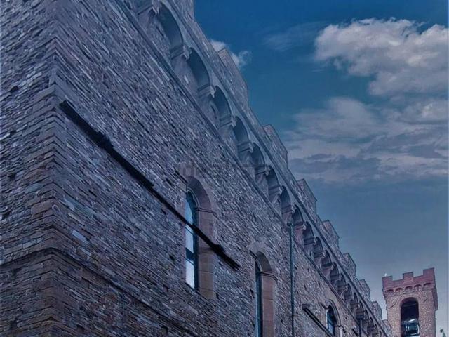 Locale Commerciale in vendita a San Niccolò, Firenze