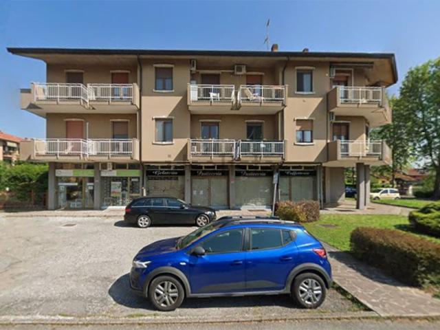 Locale Commerciale in vendita a Vaprio D'adda, Lombardia