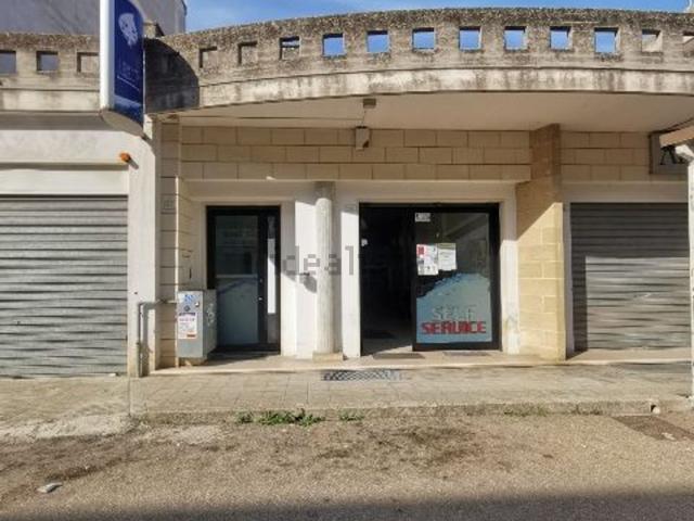 Locale Commerciale in vendita a Puglia, Lecce