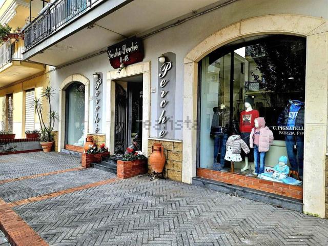 Locale Commerciale in vendita a San Clemente, Nocera Superiore