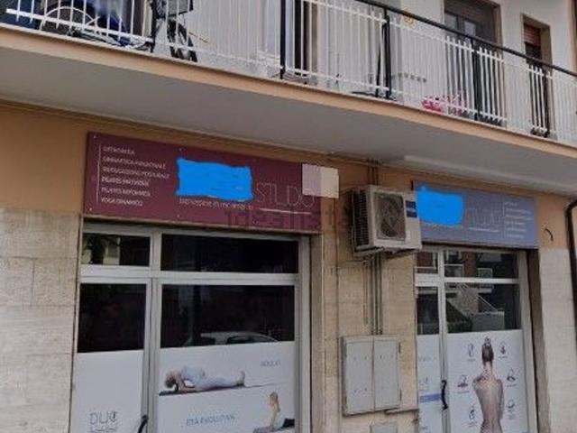 Locale Commerciale in vendita a Zanni, Pescara