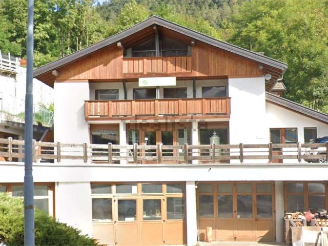 Locale Commerciale in vendita a Pieve Di Cadore, Veneto