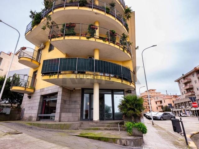 Locale Commerciale in vendita a Luna e Sole, Cala Di Volpe