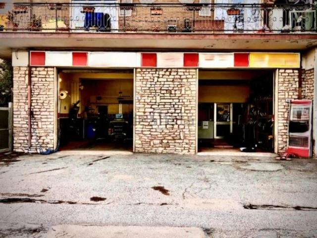 Locale Commerciale in vendita a Padova