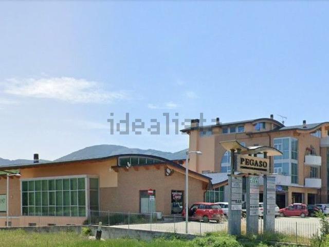 Locale Commerciale in vendita a Collettara, Scoppito
