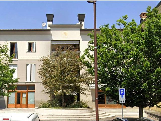 Locale Commerciale in vendita a Prata Di Pordenone, Friuli-Venezia Giulia