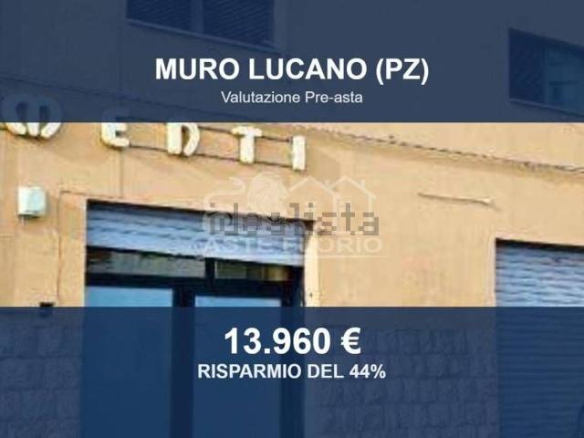 Locale Commerciale in vendita a Muro Lucano, Basilicata