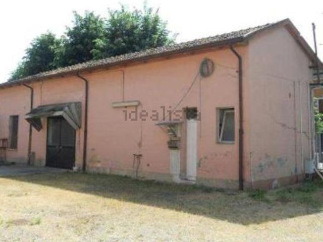 Locale Commerciale in vendita a Viadana, Lombardia