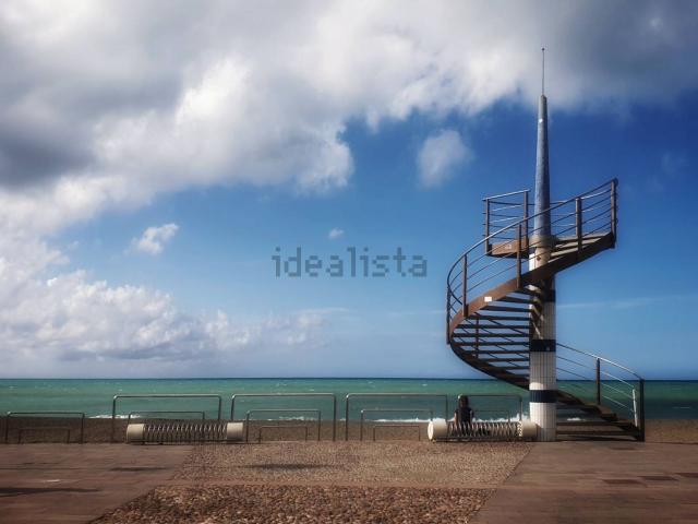 Locale Commerciale in vendita a Marina di Cecina, Cecina