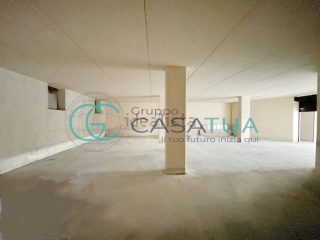 Locale Commerciale in vendita a Unione dei Comuni della Val Vibrata, Tortoreto