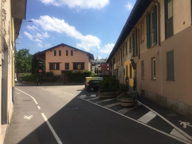Locale Commerciale in vendita a Gorgonzola, Lombardia