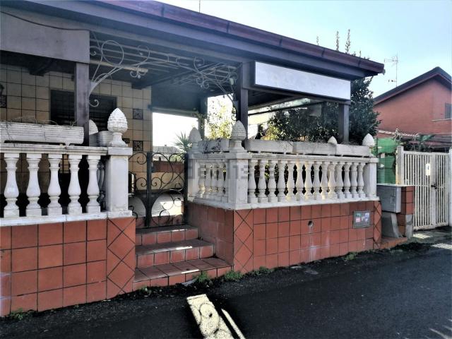 Locale Commerciale in vendita a Casal Lumbroso, Roma Capitale