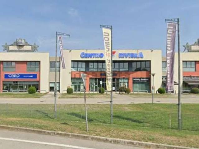 Locale Commerciale in vendita a San Pietro, Stra
