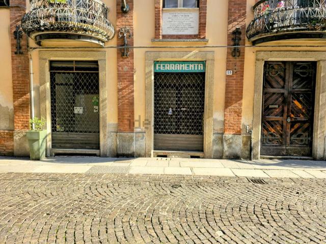 Locale Commerciale in vendita a Alessandria