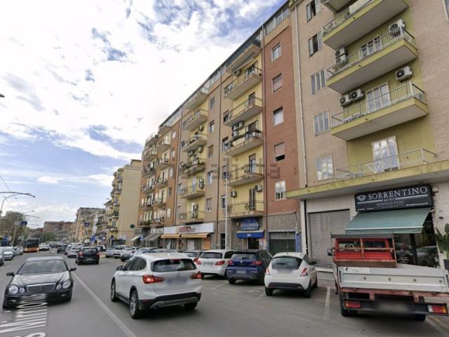 Locale Commerciale in vendita a Is Mirrionis, Cagliari