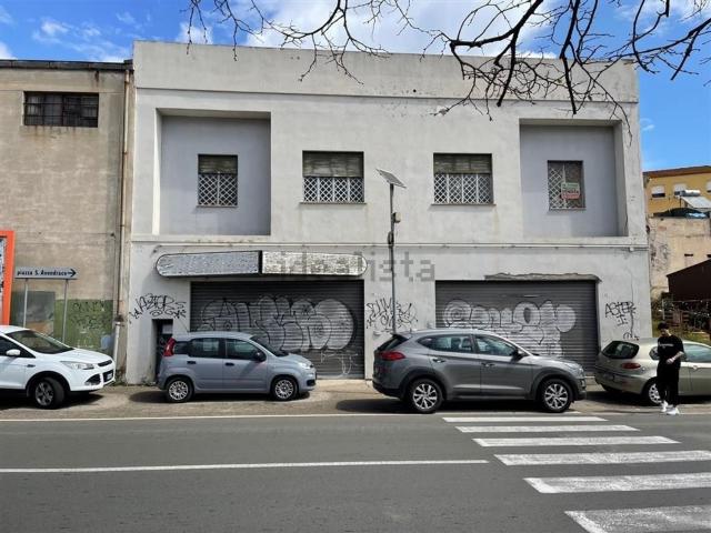 Locale Commerciale in vendita a Sant'Avendrace-Santa Gilla, Cagliari