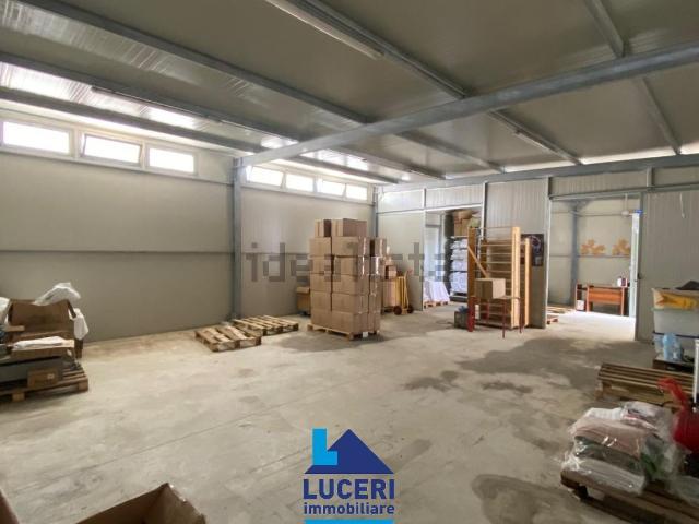 Locale Commerciale in vendita a Puglia, Lecce